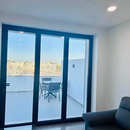 Spectacular Marina View On Promenade דירה *